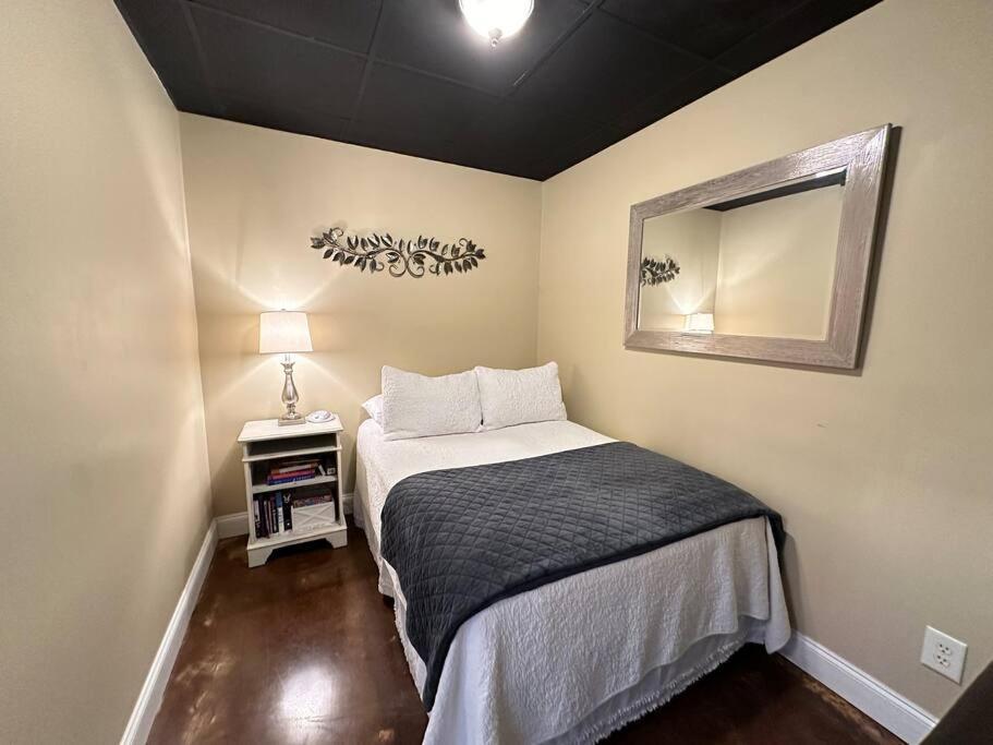 Haven At Hazel~Downtown Bungalow Demorest Exteriör bild