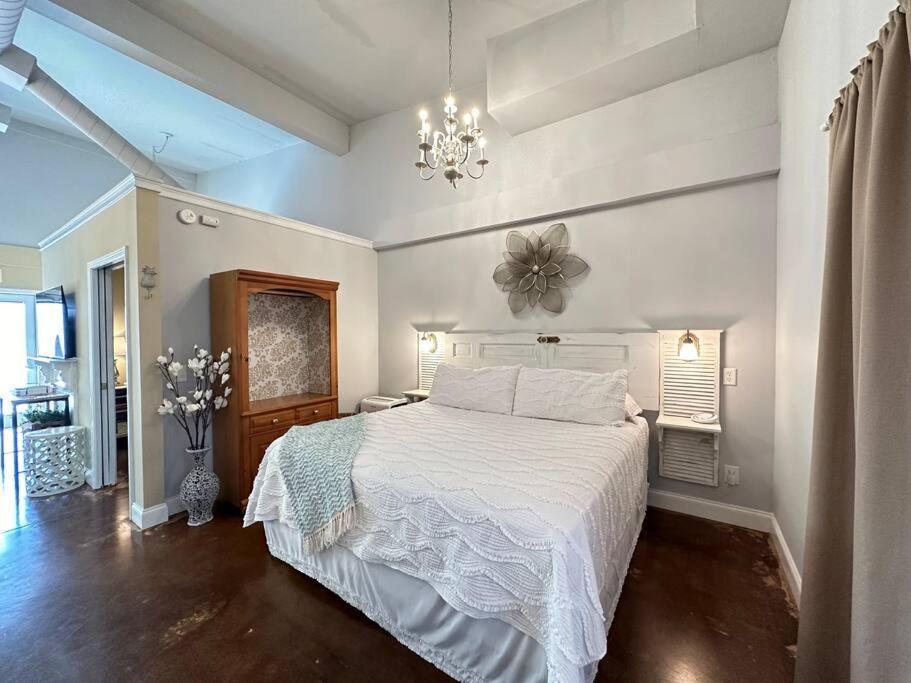 Haven At Hazel~Downtown Bungalow Demorest Exteriör bild